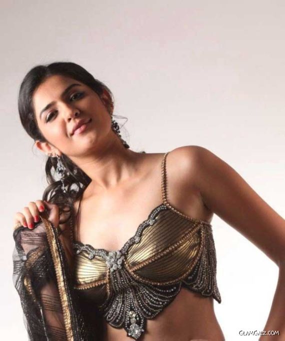 Deeksha Seth Looks Gorgeous