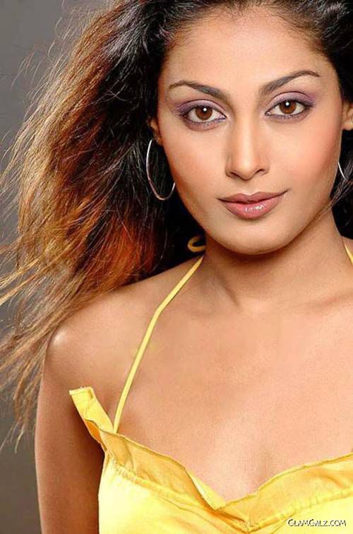 Pretty Tamil Actress Sniktha