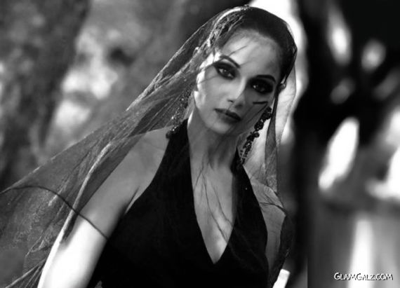 Click to Enlarge -Gorgeous Bipasha Basu Wallpapers