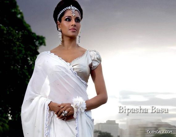 Click to Enlarge -Gorgeous Bipasha Basu Wallpapers