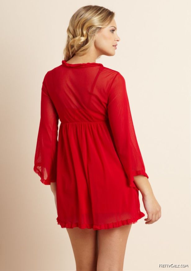 Elisandra Tomacheski Shoots For Cosabella