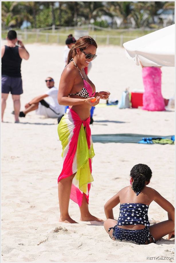 Evelyn Lozada In Bikini On Beach
