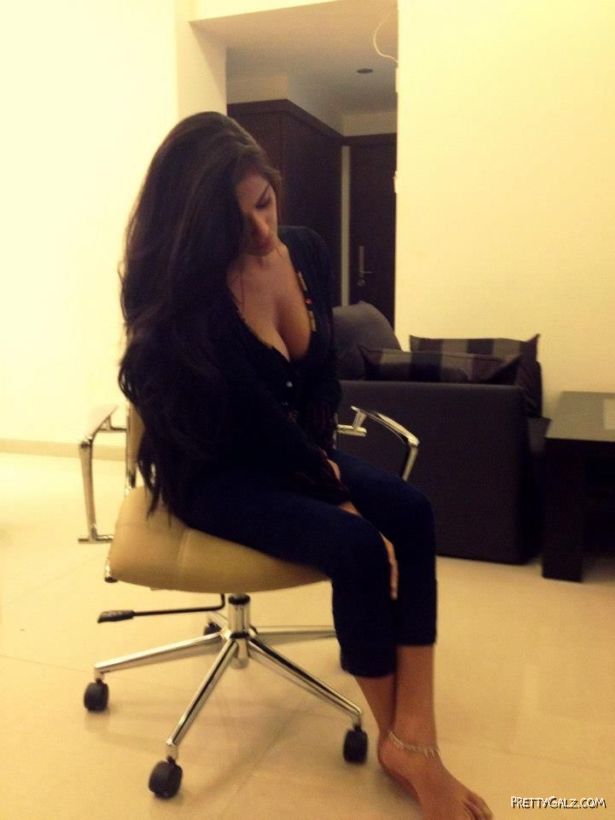 Bold And Beautiful Poonam Pandey