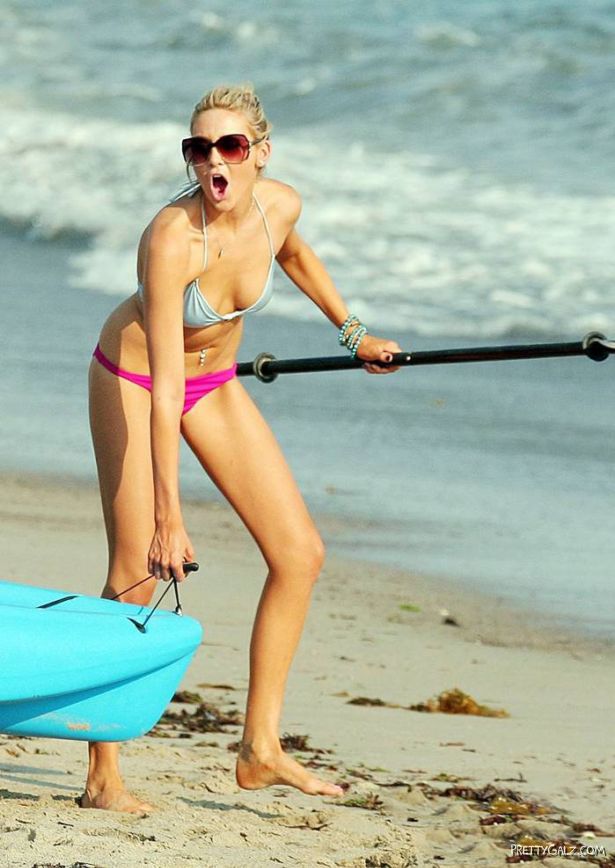 Sexy Stephanie Pratt in Bikini on Beach.
